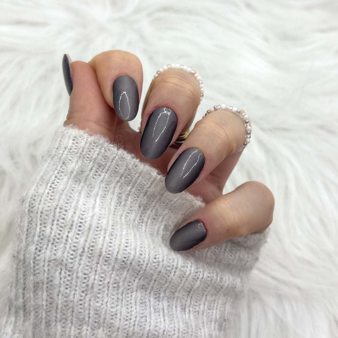 UV - Revolution - Black