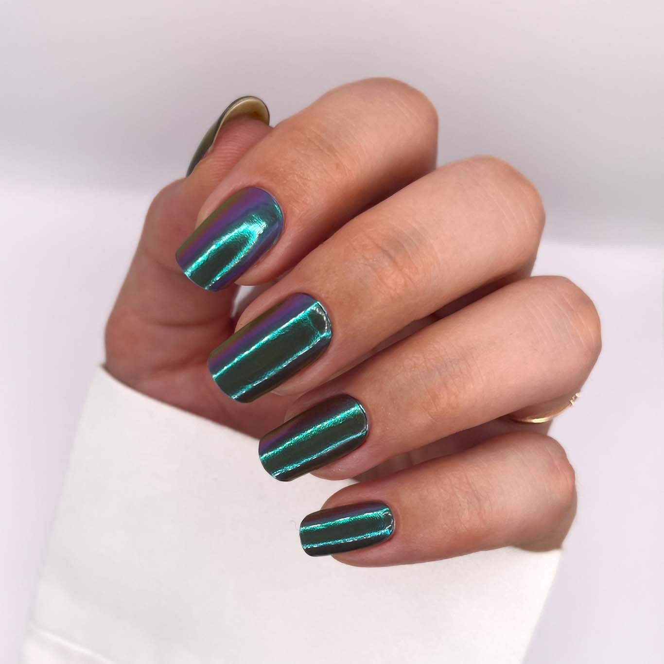 UV - Shimmering Green