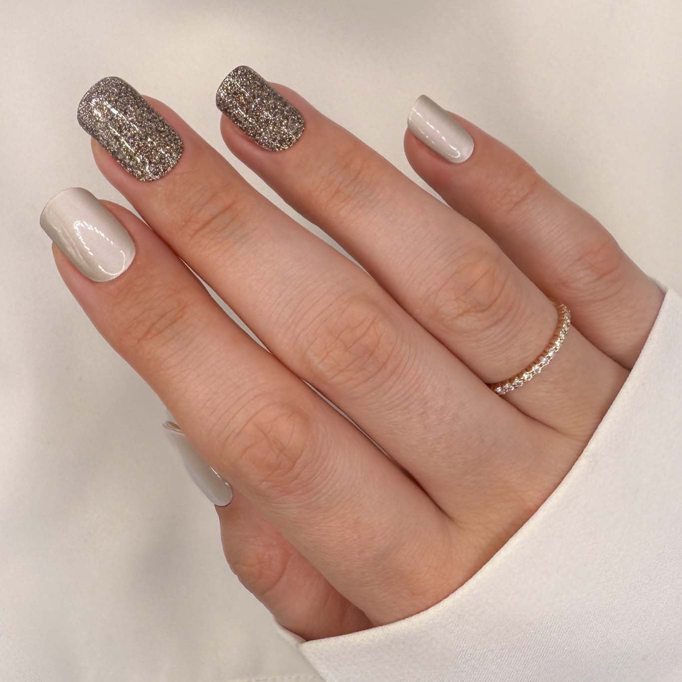 UV - Revolutionary - Creme