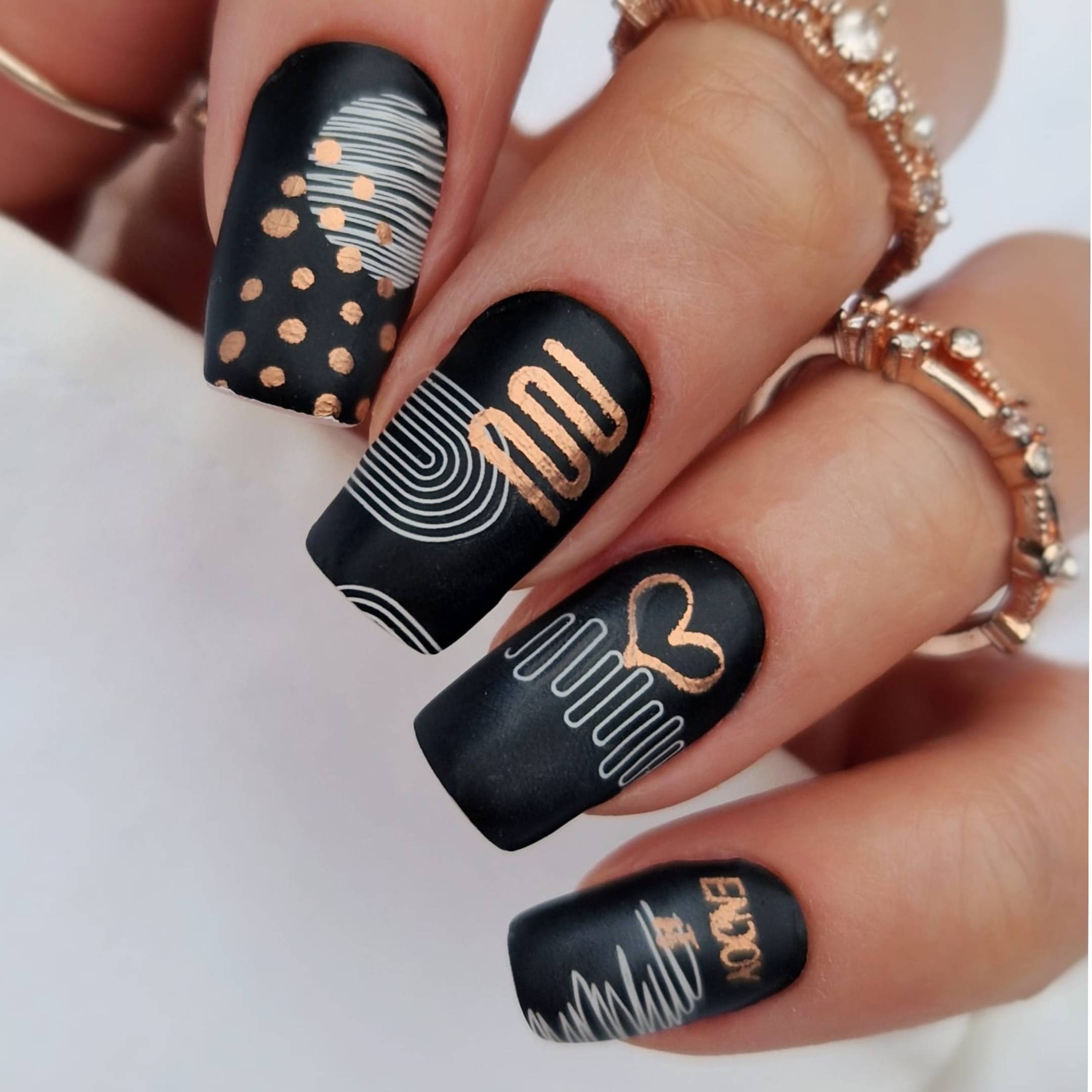 Dark Chic